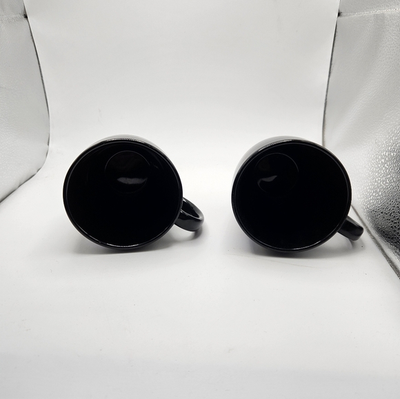 2 Planet Hollywood Mugs Toronto and Montreal small flaw on both mugs - Picture 5 of 9